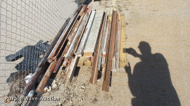 image for item FQ9436 Approximately 875 concrete forms