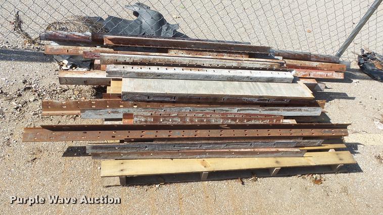 image for item FQ9436 Approximately 875 concrete forms