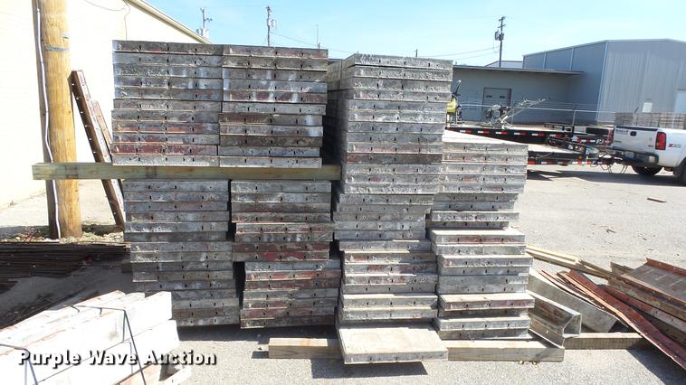 image for item FQ9436 Approximately 875 concrete forms