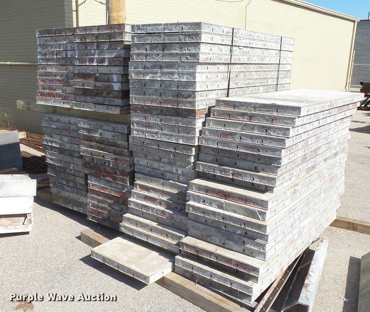 image for item FQ9436 Approximately 875 concrete forms