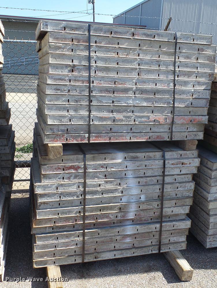 image for item FQ9436 Approximately 875 concrete forms