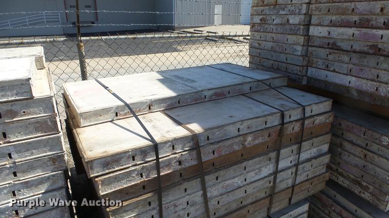 image for item FQ9436 Approximately 875 concrete forms