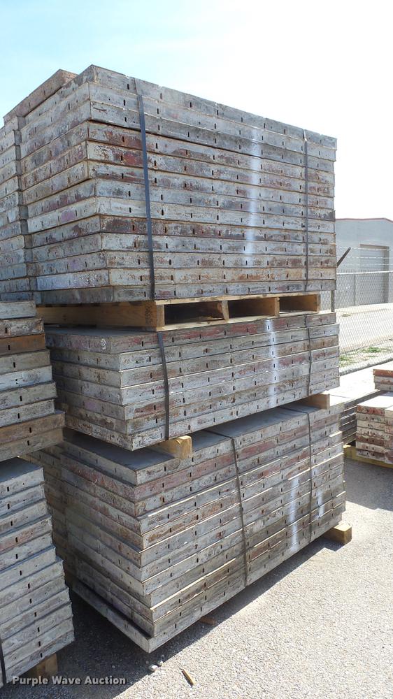 image for item FQ9436 Approximately 875 concrete forms