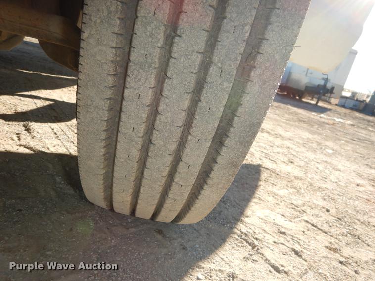 image for item K5796 2011 Ford F550 Super Duty SuperCab utility bed truck