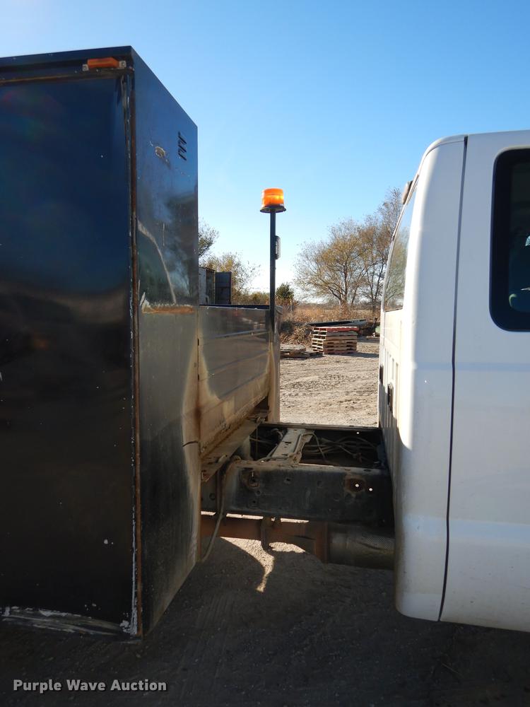 image for item K5796 2011 Ford F550 Super Duty SuperCab utility bed truck