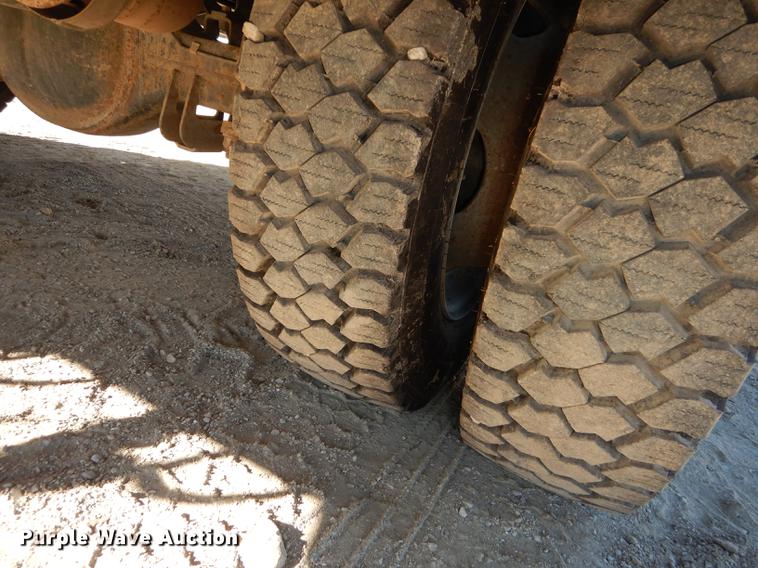 image for item K5796 2011 Ford F550 Super Duty SuperCab utility bed truck