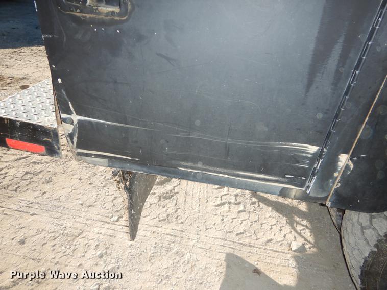 image for item K5796 2011 Ford F550 Super Duty SuperCab utility bed truck