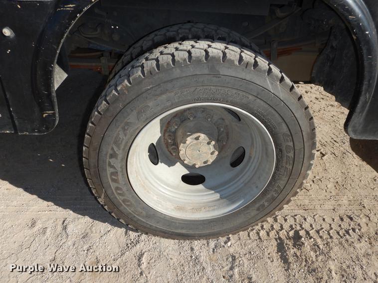 image for item K5796 2011 Ford F550 Super Duty SuperCab utility bed truck