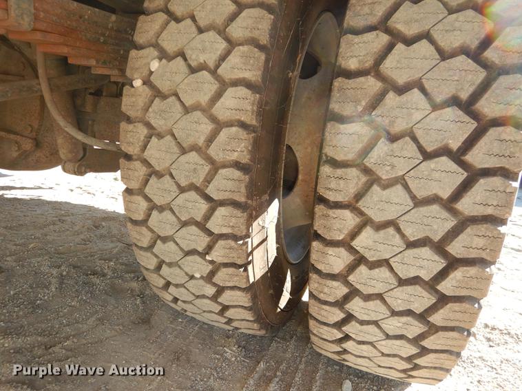 image for item K5796 2011 Ford F550 Super Duty SuperCab utility bed truck