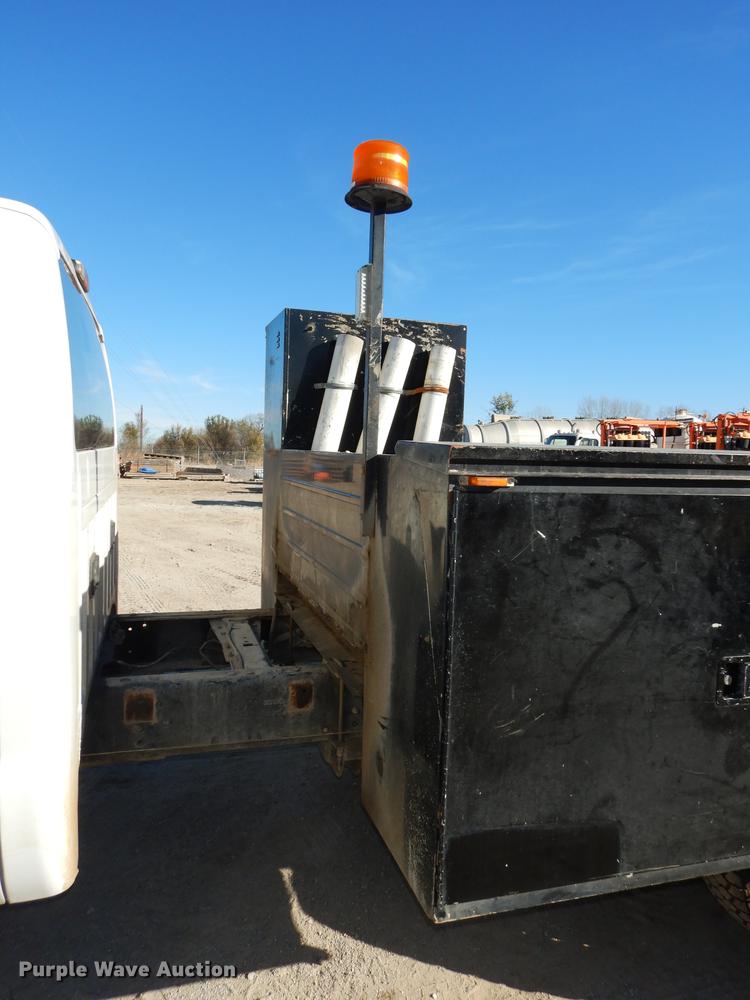 image for item K5796 2011 Ford F550 Super Duty SuperCab utility bed truck