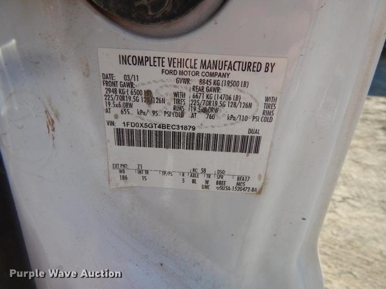 image for item K5796 2011 Ford F550 Super Duty SuperCab utility bed truck