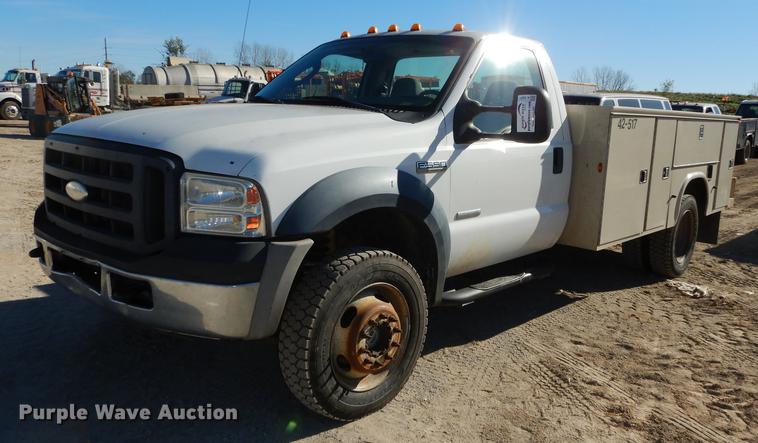 image for item K5801 2007 Ford F550 Super Duty XL utility bed truck