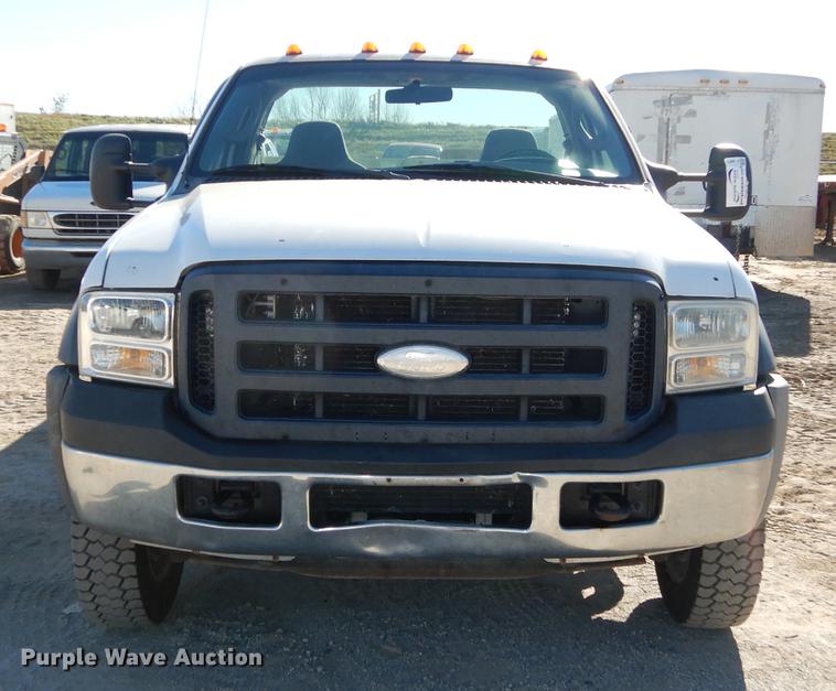 image for item K5801 2007 Ford F550 Super Duty XL utility bed truck