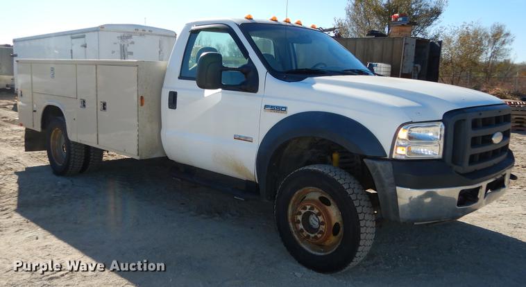 image for item K5801 2007 Ford F550 Super Duty XL utility bed truck