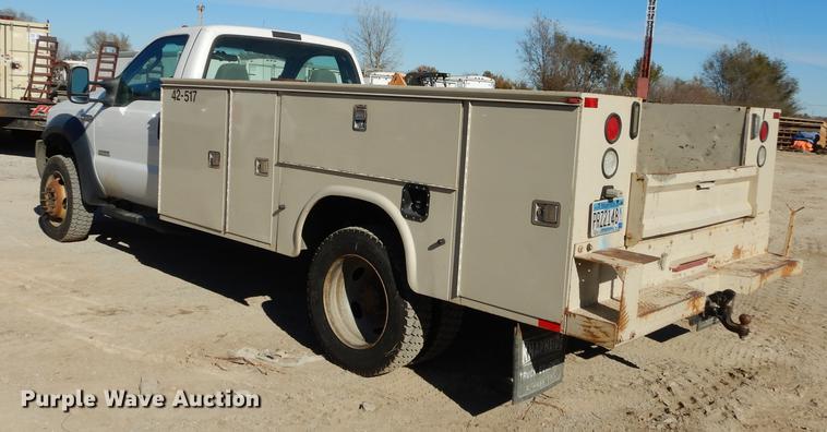 image for item K5801 2007 Ford F550 Super Duty XL utility bed truck