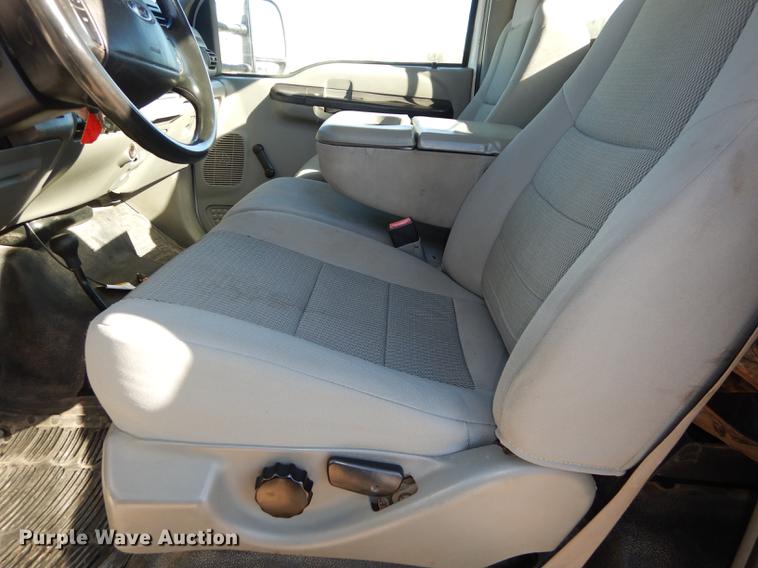 image for item K5801 2007 Ford F550 Super Duty XL utility bed truck