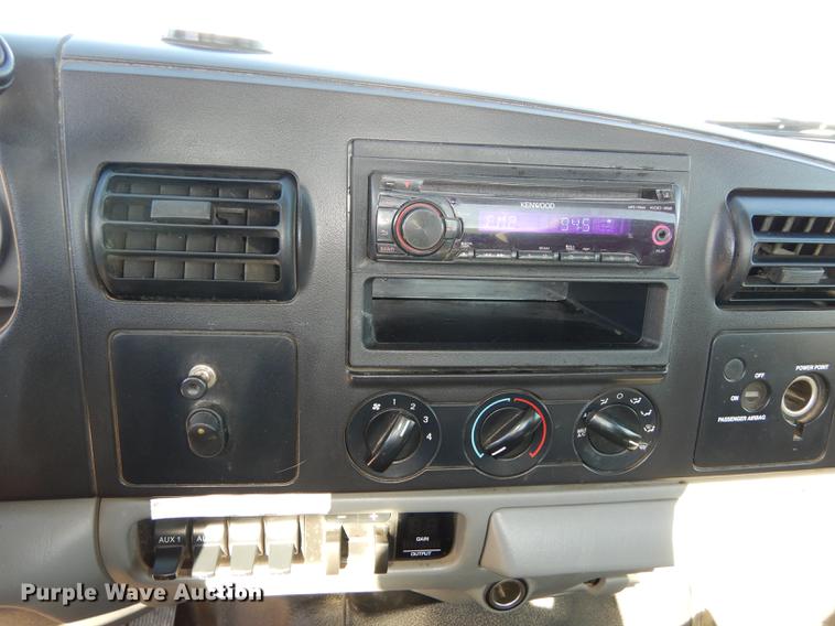 image for item K5801 2007 Ford F550 Super Duty XL utility bed truck