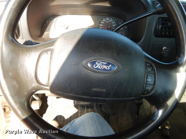 image for item K5801 2007 Ford F550 Super Duty XL utility bed truck