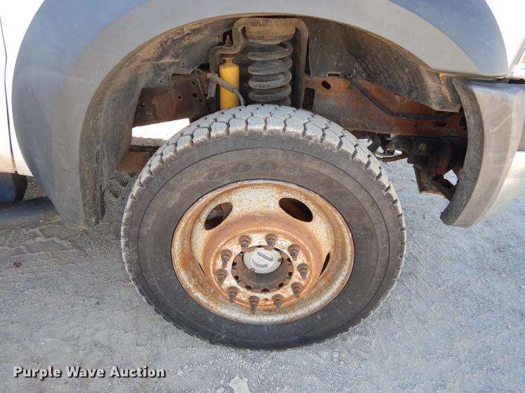 image for item K5801 2007 Ford F550 Super Duty XL utility bed truck