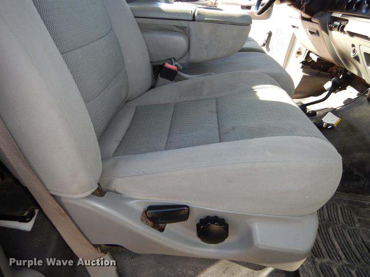 image for item K5801 2007 Ford F550 Super Duty XL utility bed truck