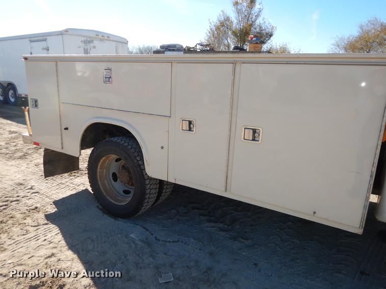 image for item K5801 2007 Ford F550 Super Duty XL utility bed truck