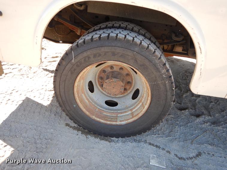 image for item K5801 2007 Ford F550 Super Duty XL utility bed truck