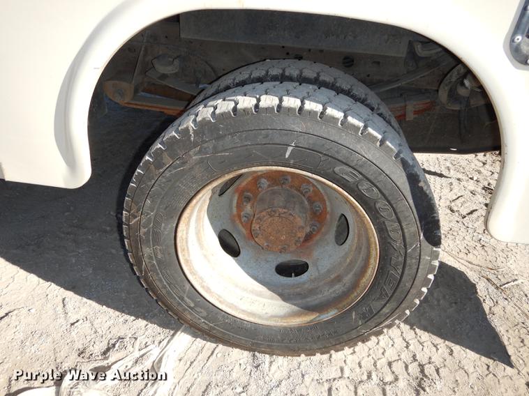 image for item K5801 2007 Ford F550 Super Duty XL utility bed truck