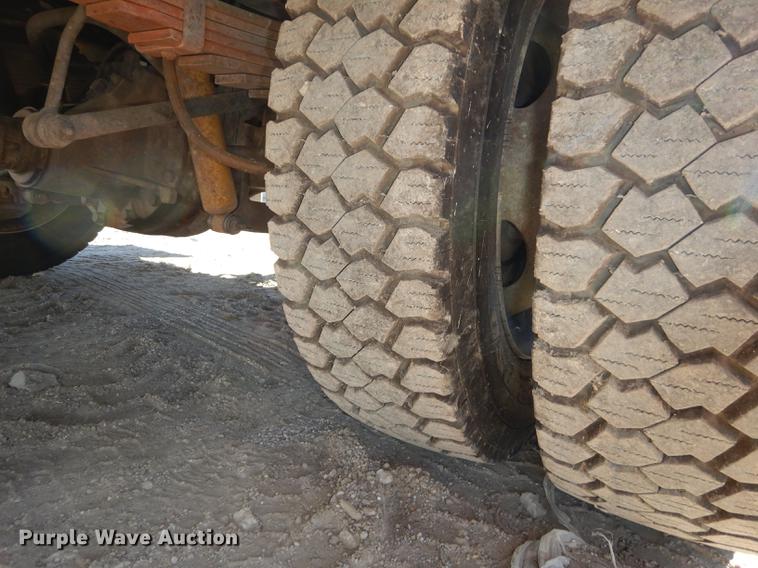 image for item K5801 2007 Ford F550 Super Duty XL utility bed truck