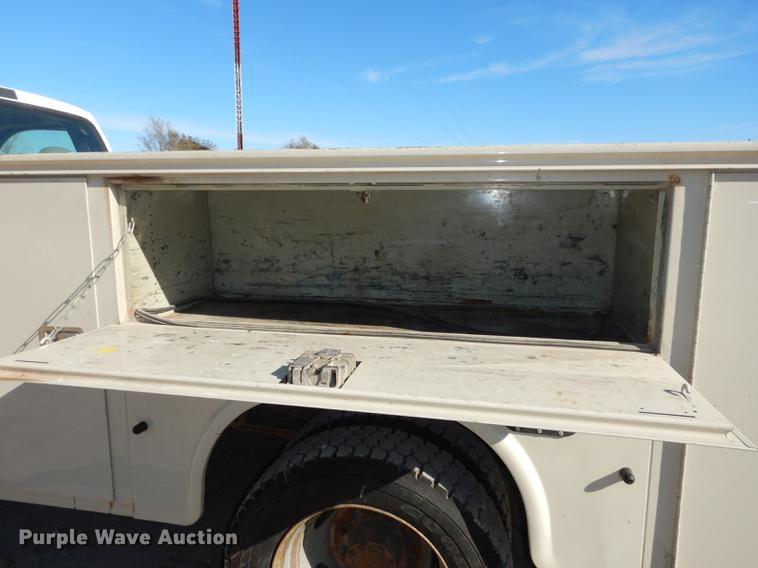image for item K5801 2007 Ford F550 Super Duty XL utility bed truck
