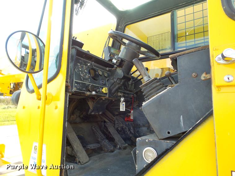 image for item L5714 1994 Grove RT528C crane