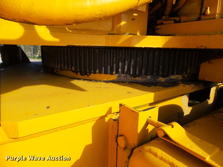 image for item L5714 1994 Grove RT528C crane