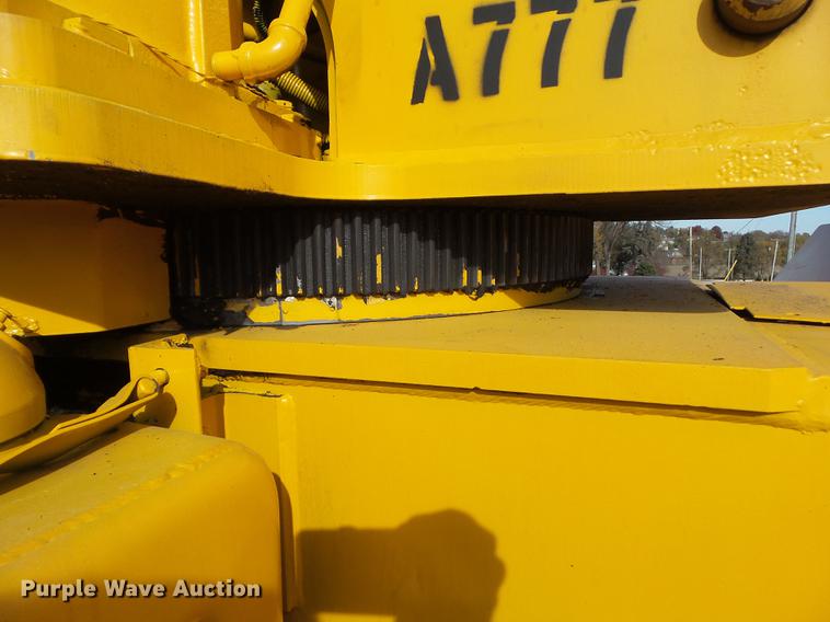 image for item L5714 1994 Grove RT528C crane