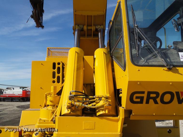 image for item L5714 1994 Grove RT528C crane