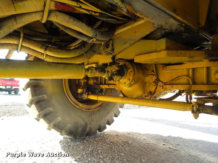 image for item L5714 1994 Grove RT528C crane