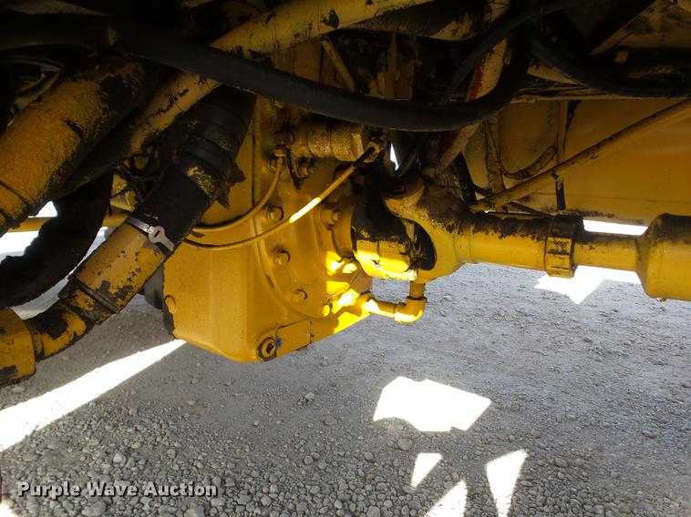 image for item L5714 1994 Grove RT528C crane