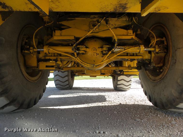 image for item L5714 1994 Grove RT528C crane