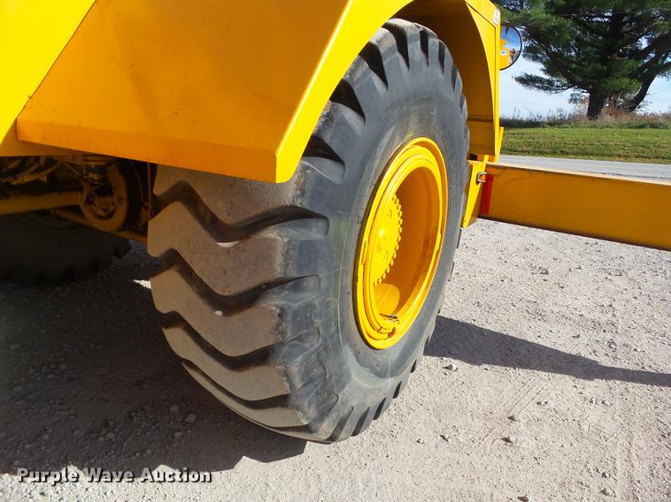 image for item L5714 1994 Grove RT528C crane