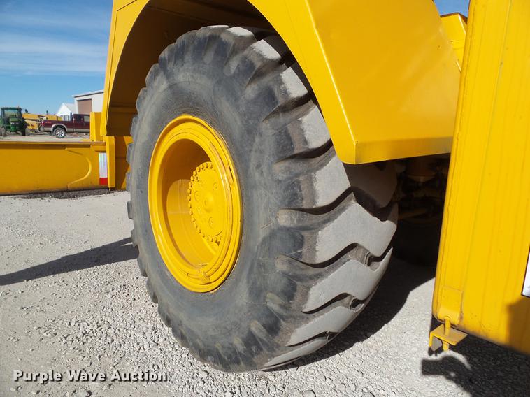 image for item L5714 1994 Grove RT528C crane