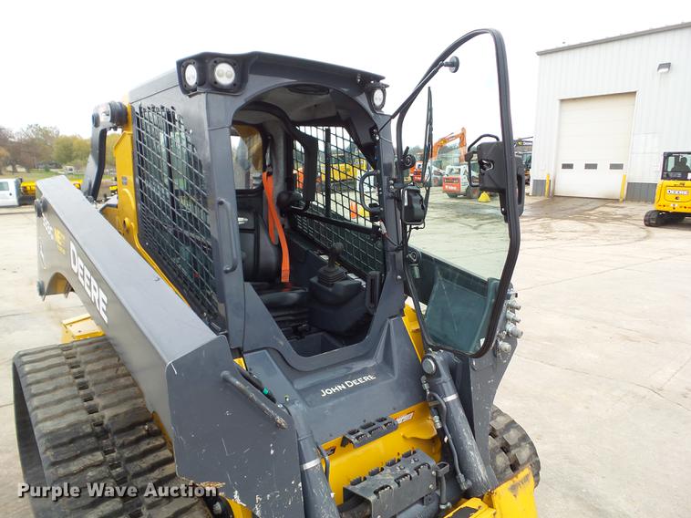 image for item L5717 2017 John Deere 333G skid steer