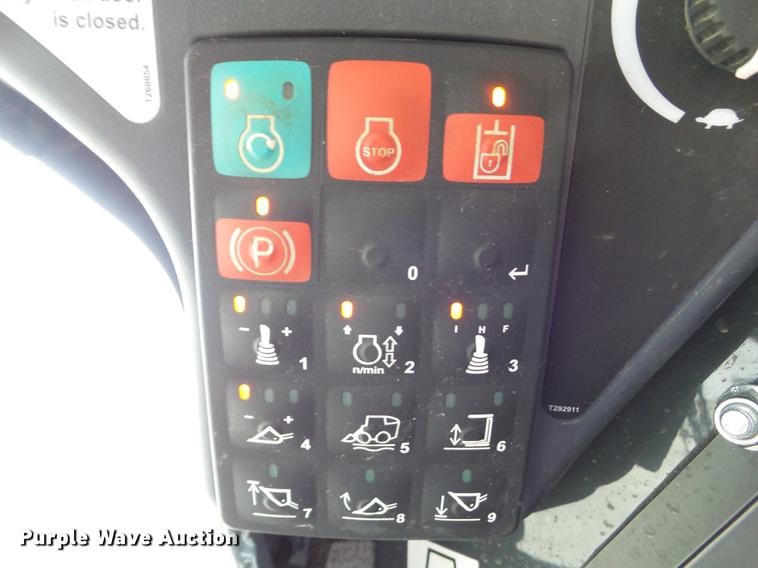 image for item L5717 2017 John Deere 333G skid steer