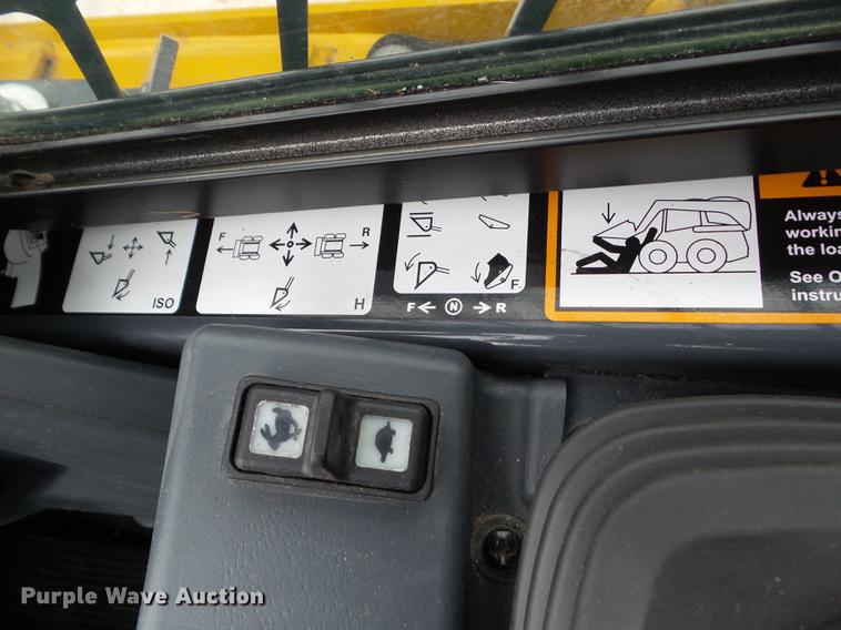 image for item L5717 2017 John Deere 333G skid steer