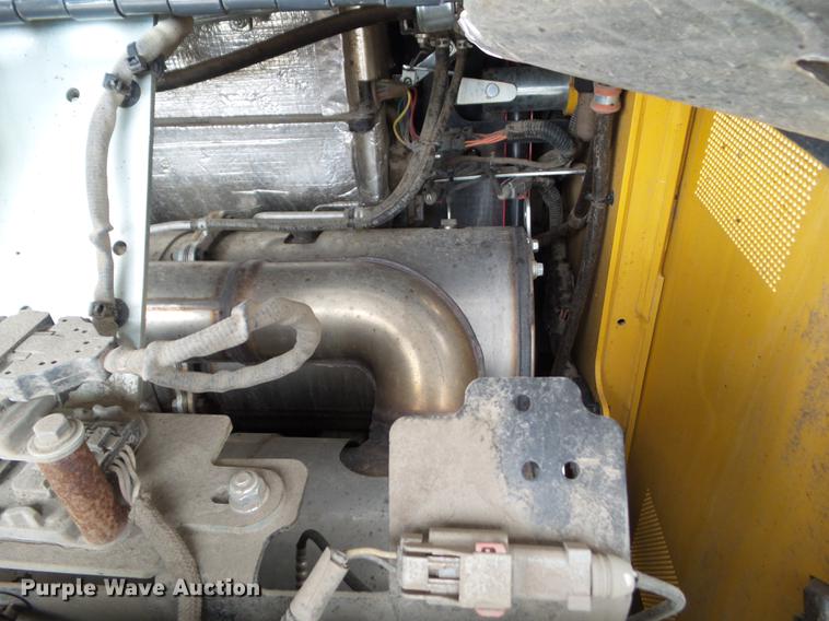 image for item L5717 2017 John Deere 333G skid steer