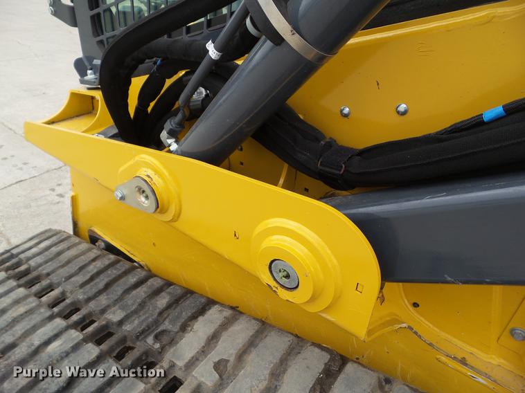 image for item L5717 2017 John Deere 333G skid steer