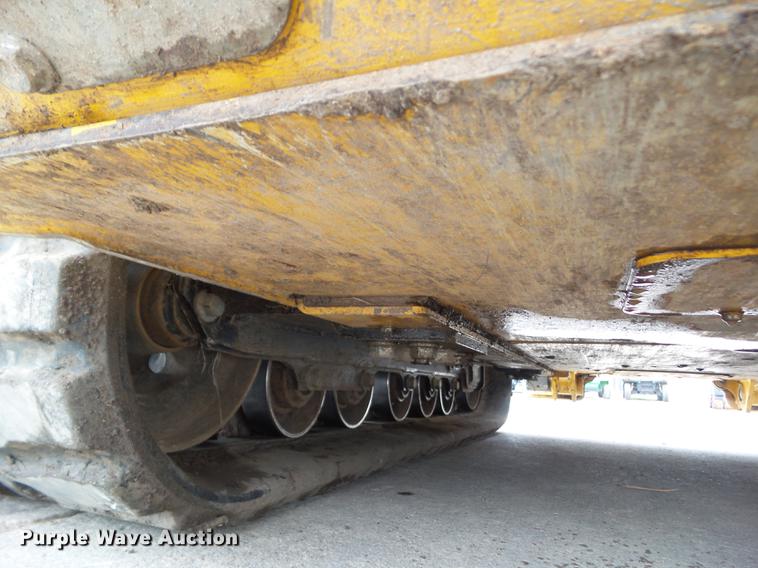 image for item L5717 2017 John Deere 333G skid steer