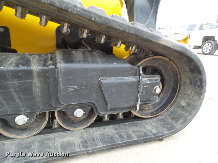 image for item L5717 2017 John Deere 333G skid steer