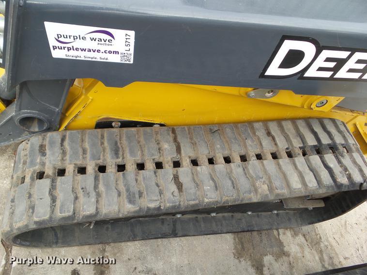 image for item L5717 2017 John Deere 333G skid steer