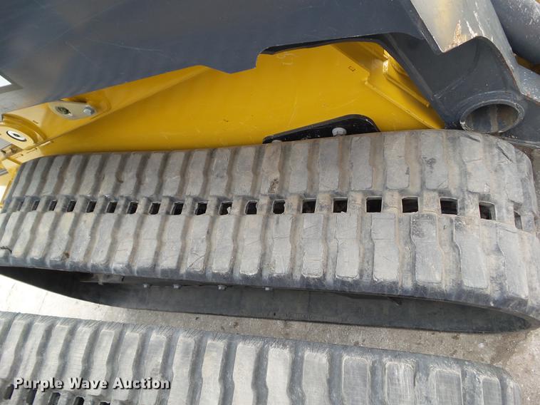 image for item L5717 2017 John Deere 333G skid steer