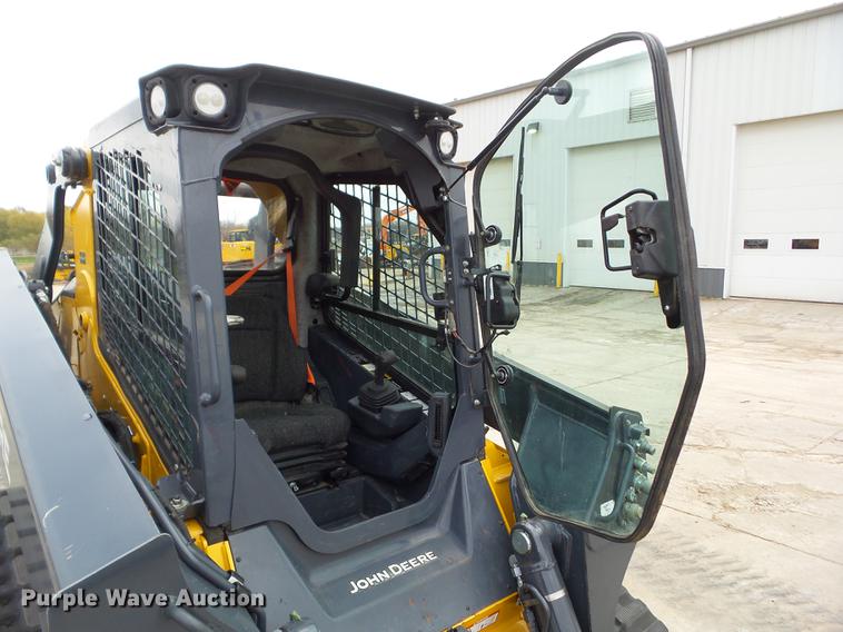 image for item L5718 2017 John Deere 333G skid steer