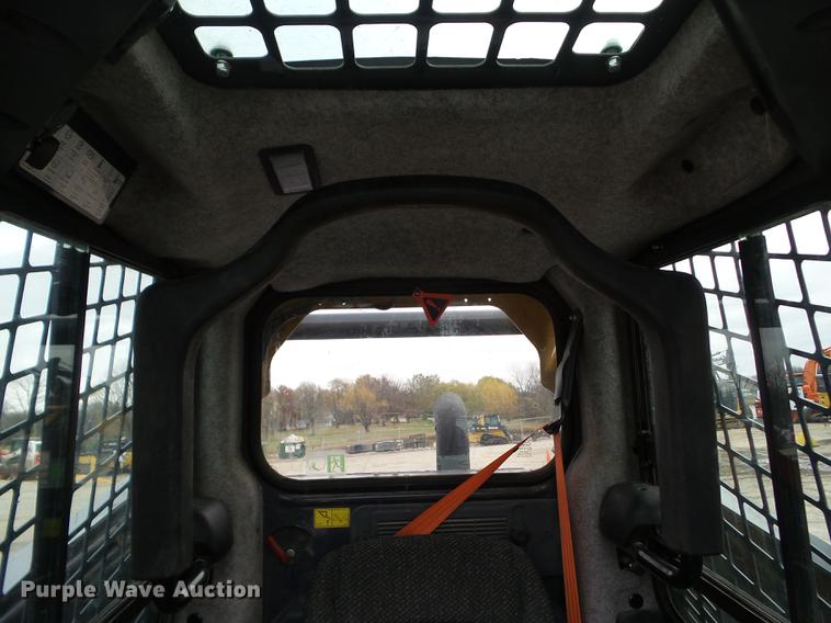 image for item L5718 2017 John Deere 333G skid steer