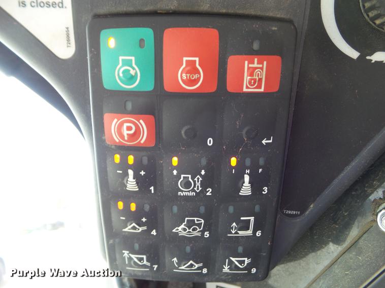 image for item L5718 2017 John Deere 333G skid steer